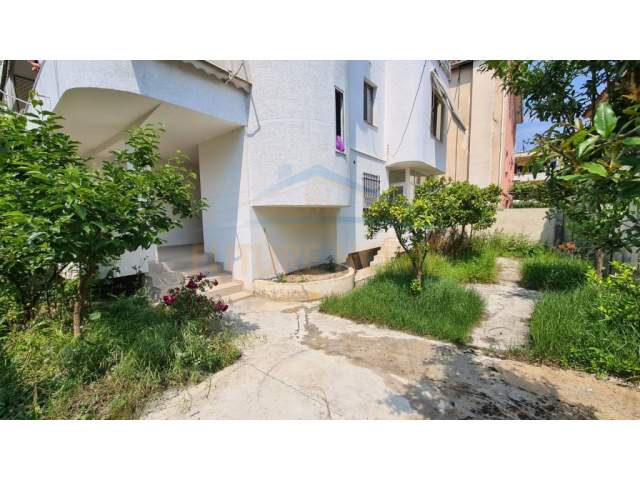 Tirane, shitet shtepi 2+1+A+BLK Kati 0, 138 m² 135.000 Euro (Rruga Misto Mame)