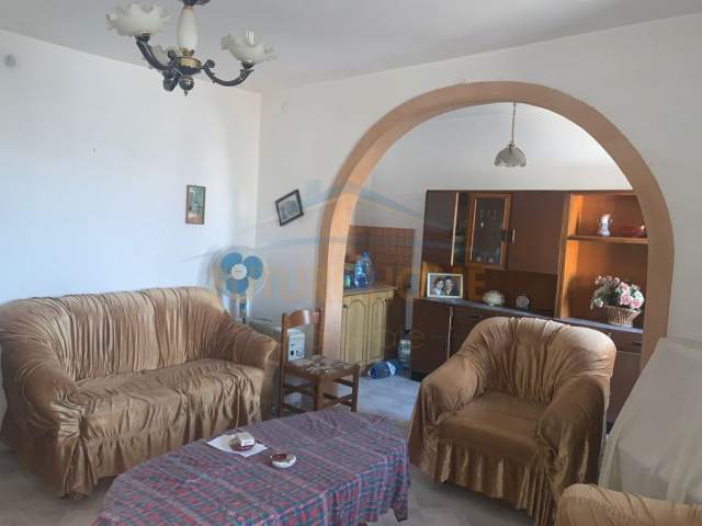 Durres, shitet apartament 1+1 Kati 2, 60 m² 35.000 Euro (Prane Stadiumit, Durres)