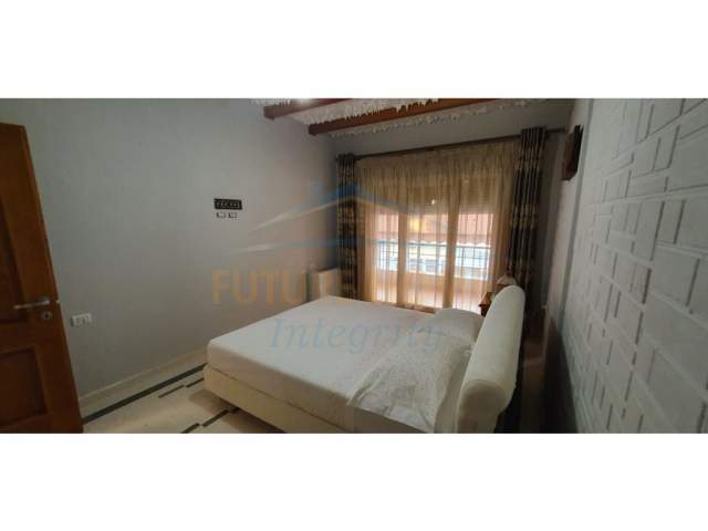 Tirane, shes apartament 4+1+BLK+Post Parkimi,  Kati 3, 235 m² 350.000 Euro (Liqeni i Thate)