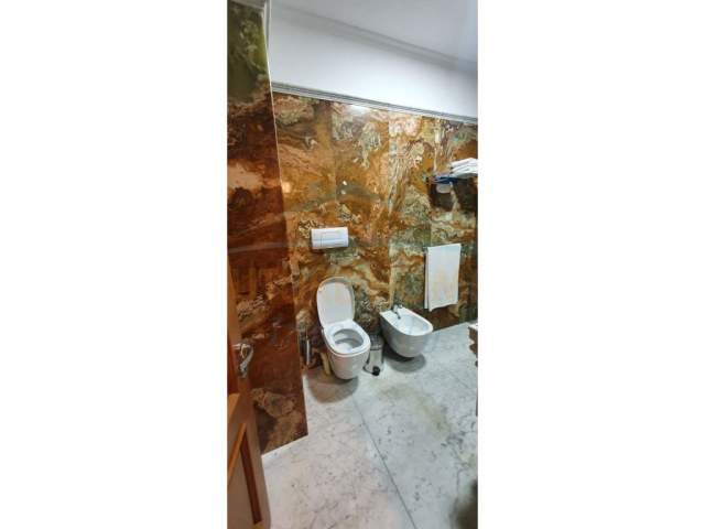 Tirane, shes apartament 4+1+BLK+Post Parkimi,  Kati 3, 235 m² 350.000 Euro (Liqeni i Thate)