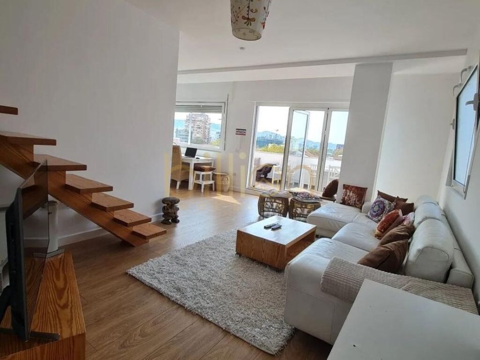 Tirane, jepet me qera apartament+verande | Penthouse 2+1+Ballkon Kati 8, 140 m² 1.250 € (Myslym shyri)
