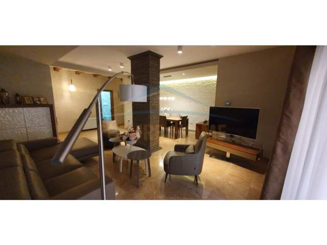Tirane, shes apartament 4+1+BLK+Post Parkimi,  Kati 3, 235 m² 350.000 Euro (Liqeni i Thate)