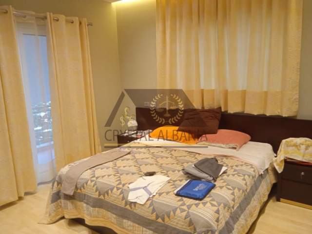 Tirane, jepet me qera Vile 3 Katshe Kati 3, 306 m² 2.000 Euro