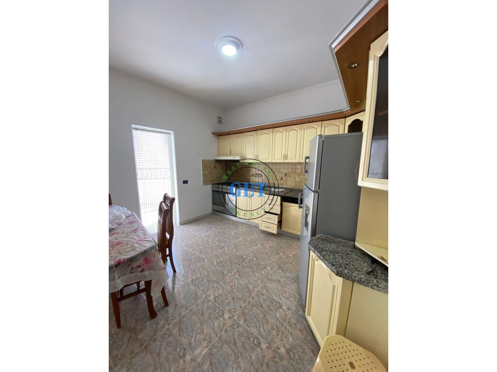 Shitet, Apartament 3+1+2, Rrota e Kuqe, Plazh, Durres