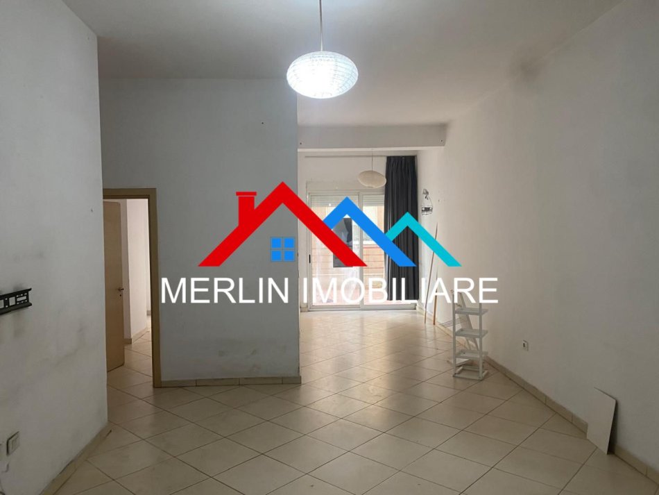 Tirane, jepet me qera apartament 1+1 Kati 0, 110 m² 400 € (Kodra e diellit)