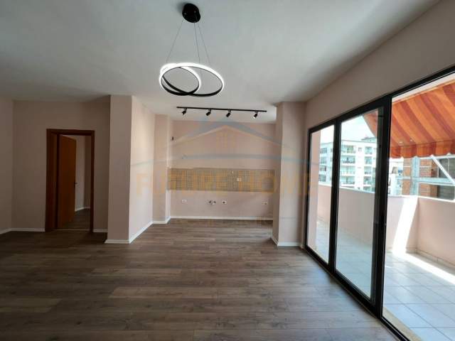 Tirane, shitet apartament 2+1+BLK Kati 6, 125 m² 93.500 Euro (Prane 'Big Market ')