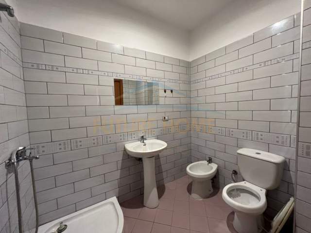 Tirane, shitet apartament 2+1+BLK Kati 6, 125 m² 93.500 Euro (Prane 'Big Market ')