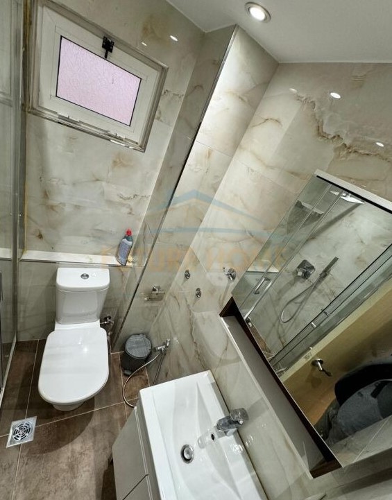 Tirane, jepet me qera apartament 2+1 Kati 2, 120 m² 750 € (RRUGA E KAVAJES/RRUGA MYSLYM SHYR)