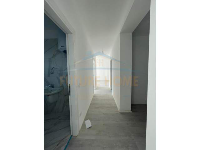 Tirane, jepet me qera apartament 2+1+BLK Kati 4, 113 m² 450 Euro (Teodor keko)