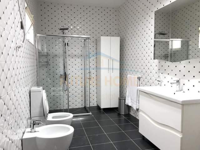 Tirane, shes Vile 3+1+A+BLK Kati 0, 300 m² 300.000 Euro (Tregu Elektrik) PARK27379