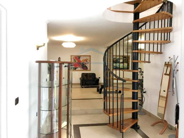 Tirane, shes Vile 3+1+A+BLK Kati 0, 300 m² 300.000 Euro (Tregu Elektrik) PARK27379