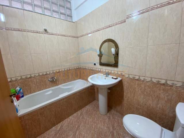Durres, jepet me qera apartament 3+1+BLK Kati 9, 135 m² 500 Euro (Bashkia)