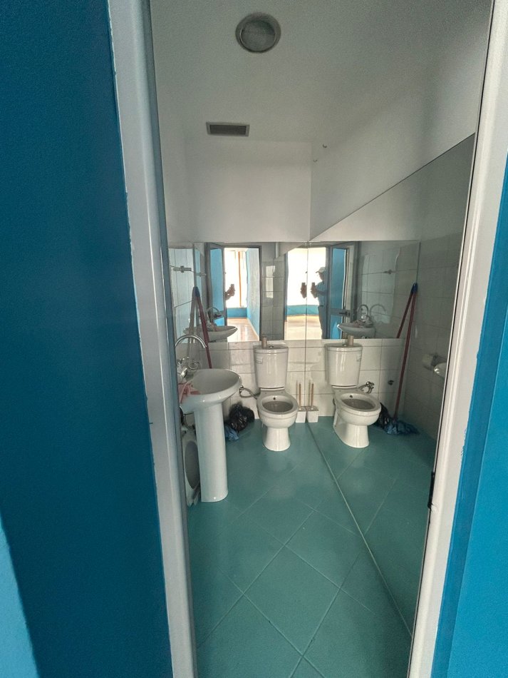 Tirane, jepet me qera zyre Kati 0, 50 m² 400 € (Prane Prokurorise)
