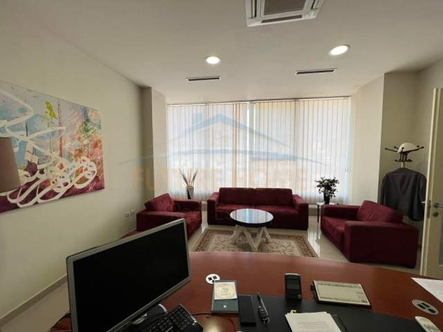 Tirane, jap me qera ambjent biznesi Kati 3, 363 m² 3.500  (Unaza e Re)