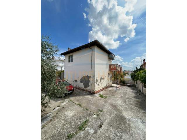 Tirane, shes shtepi Kati 0, 621 m² 350.000 Euro (Yzberisht)