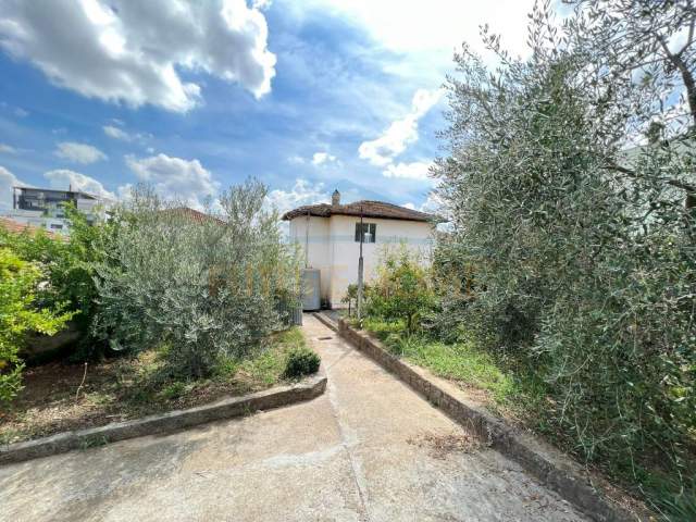 Tirane, shes shtepi Kati 0, 621 m² 350.000 Euro (Yzberisht)