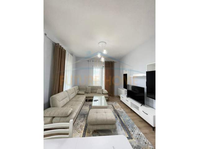 Tirane, jepet me qera apartament 2+1 Kati 5, 123 m² 800 Euro (Rruga e Kavajes)