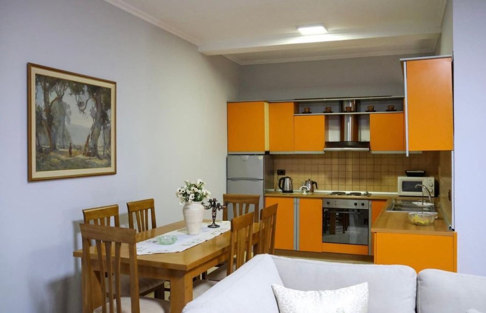 Tirane, jepet me qera apartament 2 Katshe Kati 2, 100 m² 550 € (Rruga Ferit xhajko , prane ish restorant durrsi)