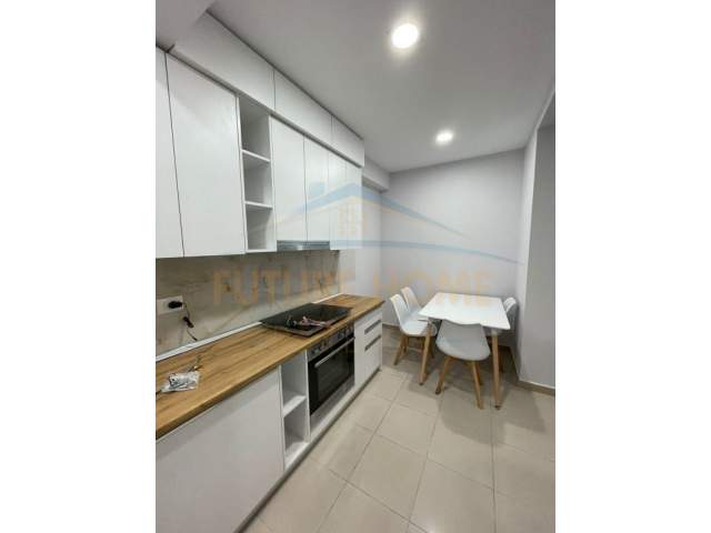 Tirane, jepet me qera apartament 1+1+A+BLK Kati 1, 60 m² 500 Euro (Pranë Qendrës Globe) PARK27604