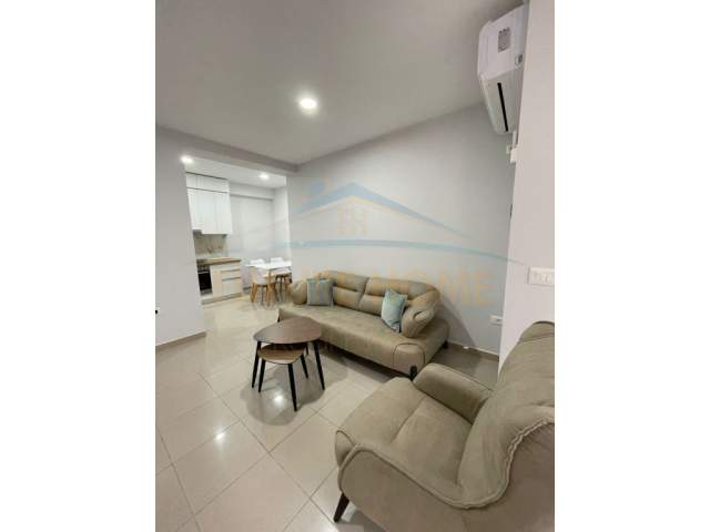Tirane, jepet me qera apartament 1+1+A+BLK Kati 1, 60 m² 500 Euro (Pranë Qendrës Globe) PARK27604