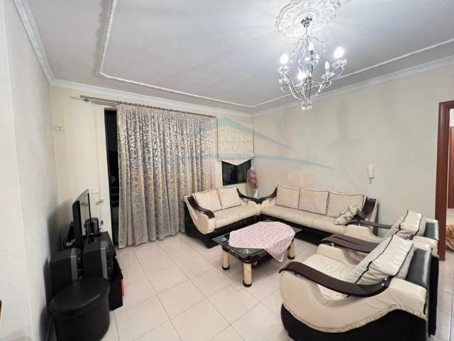 Tirane, jepet me qera apartament 2+1+BLK Kati 5, 115 m² 480 Euro (kodra e diellit)
