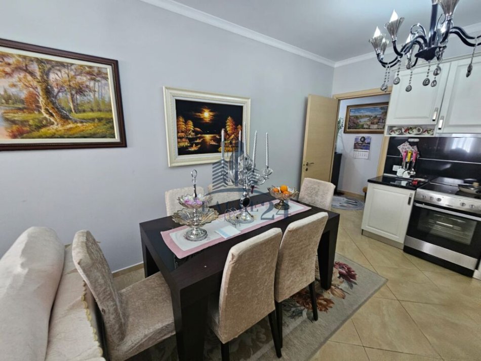Tirane, shes apartament 3+1+Ballkon Kati 7, 144 m² 175.000 € (ASTIR)