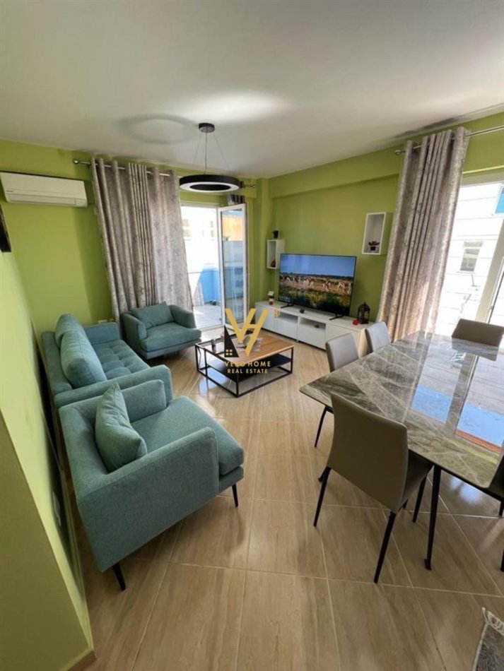 Tirane, jepet me qera apartament 2+1+Ballkon Kati 7, 80 m² 900 € (STACIONI I TRENIT)