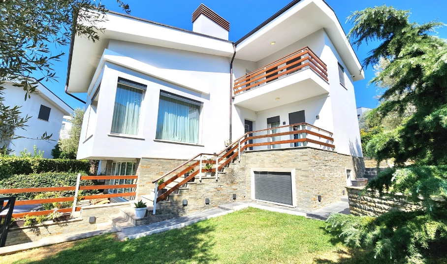 📍Long Hill Residence | Vile Moderne ( 3 Kateshe ) | 6 Dh. Total - Sip. Trualli: 561m2 & Sip. Ndertimi: 322m2 || 1.300.000€ ||