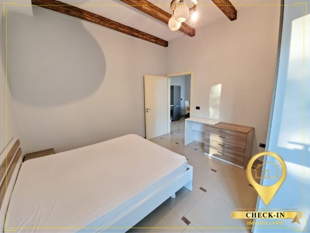 Tirane, jepet me qera apartament 1+1+BLK Kati 2, 50 m² 300 Euro (Sauk)