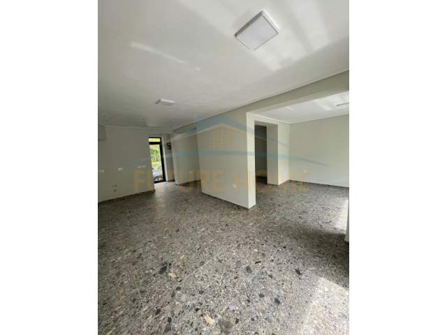Tirane, jepet me qera dyqan Kati 0, 90 m² 800 Euro (Rruga e Kavajes) PARK27727