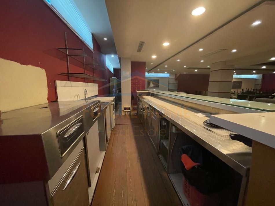 Durres, jap me qera lokal Kati 0, 200 m² 1.600 € (Pranvera Durres)
