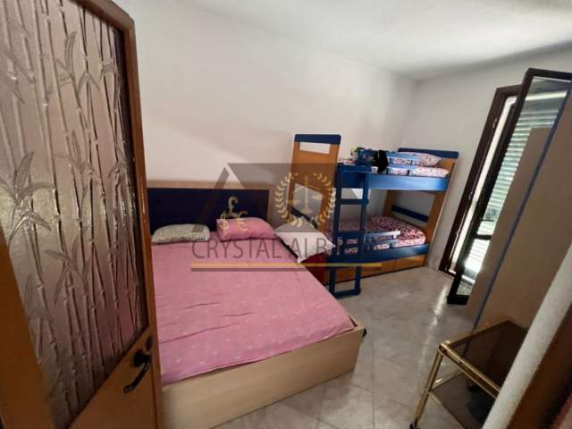 Tirane, shitet Vile 250 m² 190.000 Euro (laknas)