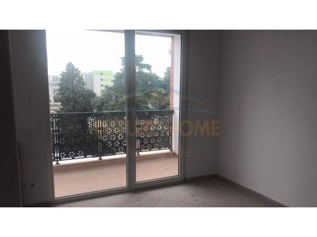 Tirane, jepet me qera apartament 2+1+A+BLK Kati 2, 95 m² 500 Euro (Rruga e Dibres)