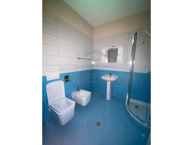 Durres, jepet me qera apartament 2+1+BLK Kati 4, 450 Euro (Vollga, Durrë)