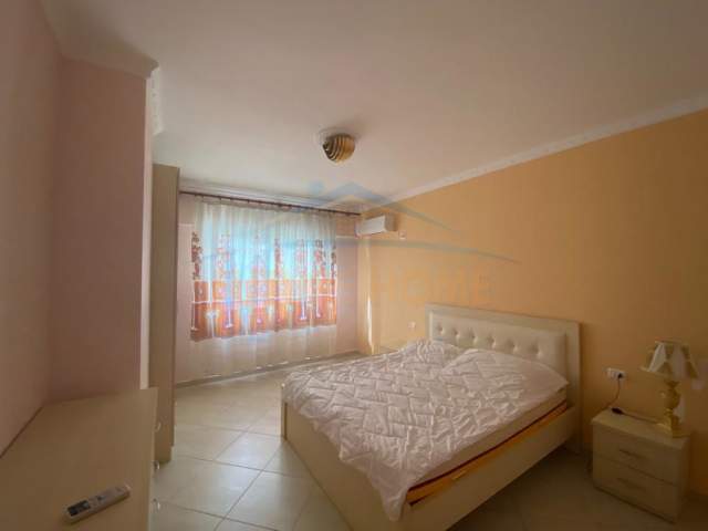 Durres, jepet me qera apartament 2+1+BLK Kati 4, 450 Euro (Vollga, Durrë)
