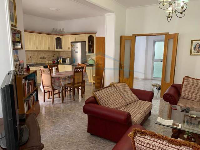 Durres, shitet apartament 3+1+BLK Kati 3, 138 m² 90.000 Euro (Plazh, Durres)