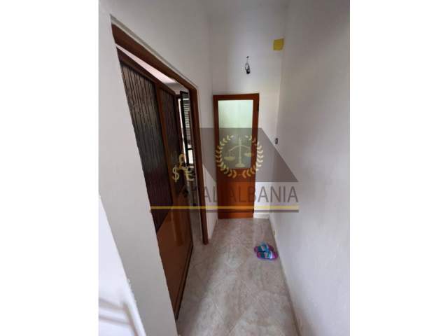 Tirane, shitet shtepi 2 Katshe Kati 2, 250 m² 180.000 Euro