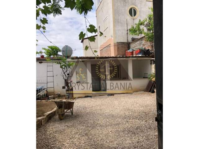 Tirane, shitet 2+1 Kati 0, 169 m² 132.000 Euro (Allias)