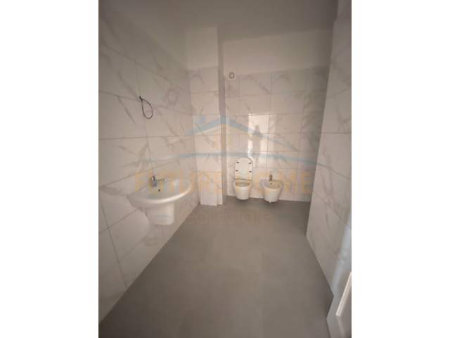 Durres, jepet me qera apartament 2+1 Kati 4, 140 m²  (Vollga)