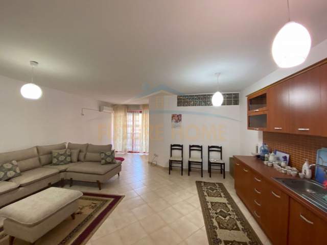Durres, jepet me qera apartament 1+1+BLK Kati 4, 80 m² 400 Euro (Vollga, Durrës)