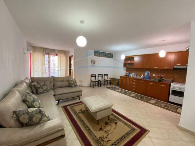Durres, jepet me qera apartament 1+1+BLK Kati 4, 80 m² 400 Euro (Vollga, Durrës)