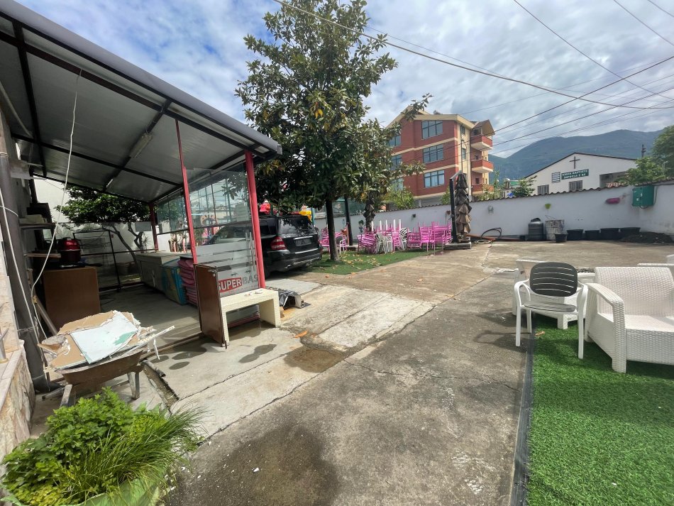 Qera, Ambient, Shkolla Gjon Buzuku, Tiranë - 3000€ | 450 m²