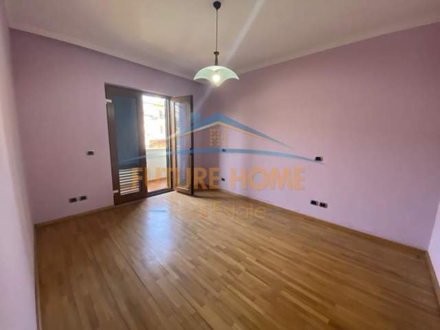 Durres, shitet apartament 2+1 Kati 4, 110 m² 110.000 Euro (Muzeu Deshmoreve)