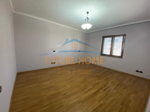 Durres, shitet apartament 2+1 Kati 4, 110 m² 110.000 Euro (Muzeu Deshmoreve)