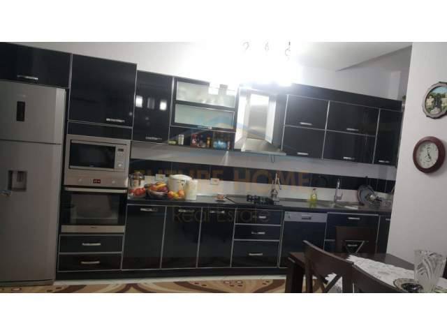 Durres, ofert apartament 1+1 Kati 1, 92 m² 56.000 Euro (Muzeu Deshmoreve)