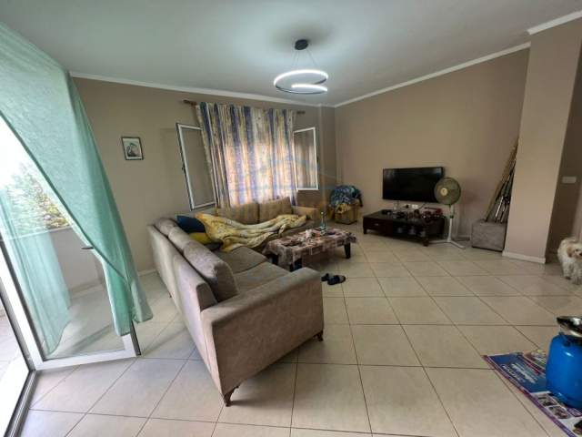 Tirane, shes apartament 1+1+BLK Kati 3, 78 m² 115.000 Euro (liqeni i thate)