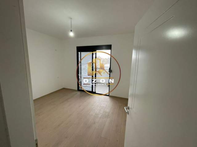Tirane, jepet me qera apartament 1+1+BLK Kati 5, 68 m² 29.000 Leke (Vila L)