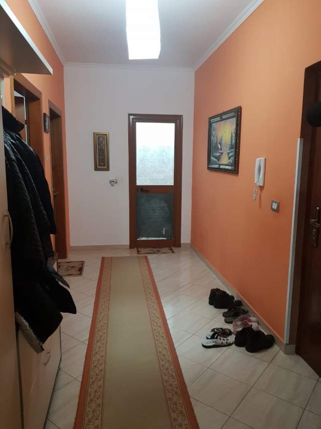 Elbasan, shitet apartament 75 m² 5.500.000 Leke