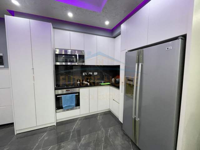 Tirane, jepet me qera apartament 2+1+BLK Kati 2, 93 m² 550 Euro (selvia)