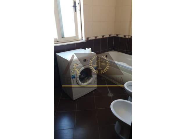 Tirane, jepet me qera apartament 2+1+BLK Kati 4, 100 m² 400 Euro (Rruga Shkelqim Fusha)